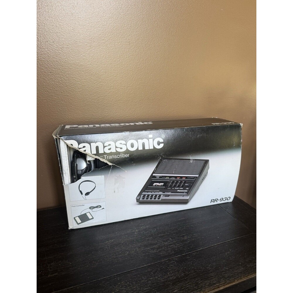 Panasonic RR-930 Microcassette Dictation Transcriber in box w/ Foot Pedal Tested